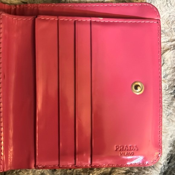 Super Dope Prada Men’s or Women’s Bi-Fold wallet with coin pouch! Orange/ Red - Picture 4 of 9